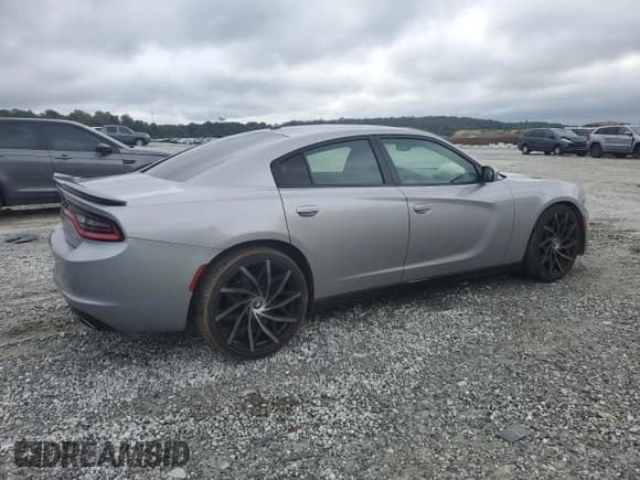 ✅ 2016 Dodge Charger SE • VIN: 2C3CDXBG5GH302804 • Lot: 82253325. Listed on Copart with 177,577 mi. Free auction sales archive from the USA and detailed vehicle history report at DreamBid. Image 3.
