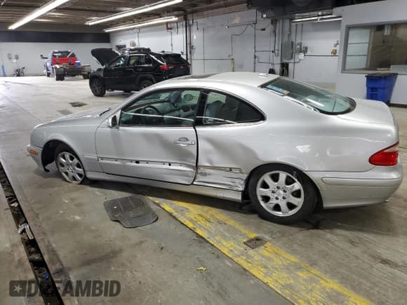 ✅ 2001 Mercedes-Benz CLK 320/430 • VIN: WDBLJ65G01T081955 • Lot: 58669435. Listed on Copart with 82,732 mi. Free auction sales archive from the USA and detailed vehicle history report at DreamBid. Image 2.