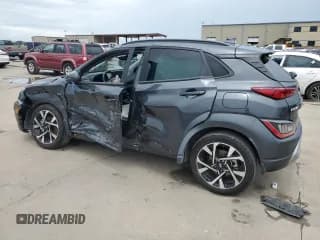 ✅ 2022 Hyundai Kona Limited • VIN: KM8K5CA34NU840170 • Лот: 61947034. Опубликован ранее на Copart с пробегом 17 205 миль. Бесплатный доступ к архиву аукционных продаж из США и подробный отчёт об истории автомобиля на DreamBid. Изображение 2.