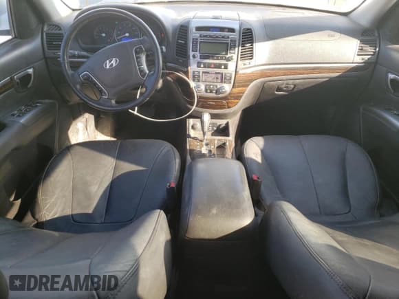 ✅ 2010 Hyundai Santa Fe Limited • VIN: 5NMSK3AB8AH393249 • Lot: 73186134. Listed on Copart with 143,573 mi. Free auction sales archive from the USA and detailed vehicle history report at DreamBid. Image 8.