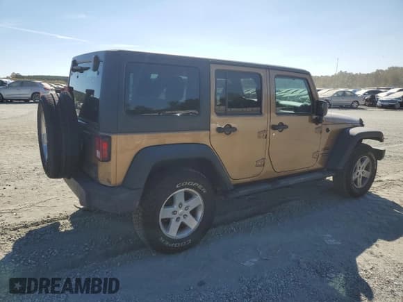 ✅ 2015 Jeep Wrangler Unlimited Sport • VIN: 1C4HJWDG7FL620619 • Лот: 82568875. Опубликован ранее на Copart с пробегом 95 171 миль. Бесплатный доступ к архиву аукционных продаж из США и подробный отчёт об истории автомобиля на DreamBid. Изображение 3.