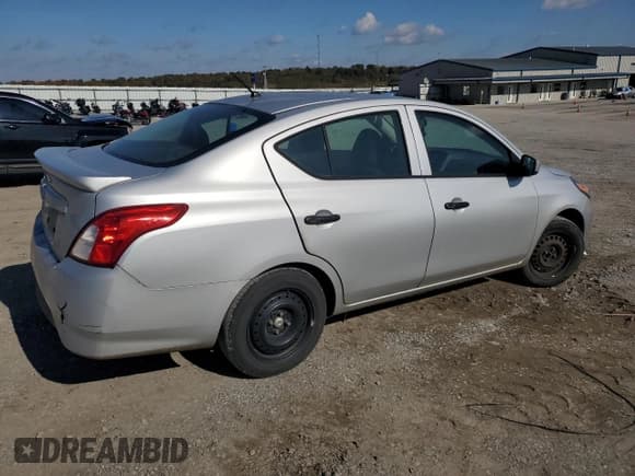 ✅ 2018 Nissan Versa SV • VIN: 3N1CN7AP8JL817047 • Lot: 90464345. Wystawiony na Copart z przebiegiem 128 025 mil. Bezpłatny archiwum sprzedaży aukcyjnych z USA i szczegółowy raport historii pojazdu na DreamBid. Zdjęcie 3.