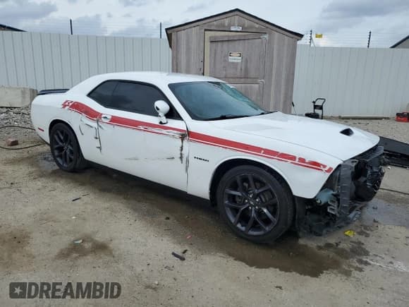 ✅ 2020 Dodge Challenger R/T 50th Anniversary • VIN: 2C3CDZBT1LH210608 • Lot: 64180975. Wystawiony na Copart z przebiegiem 28 120 mil. Bezpłatny archiwum sprzedaży aukcyjnych z USA i szczegółowy raport historii pojazdu na DreamBid. Zdjęcie 4.