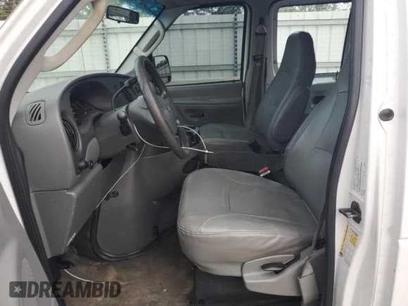 ✅ 2006 Ford Econoline Cargo • VIN: 1FTRE14W76HB25388 • Лот: 70822925. Опубликован ранее на Copart с пробегом 185 779 миль. Бесплатный доступ к архиву аукционных продаж из США и подробный отчёт об истории автомобиля на DreamBid. Изображение 7.