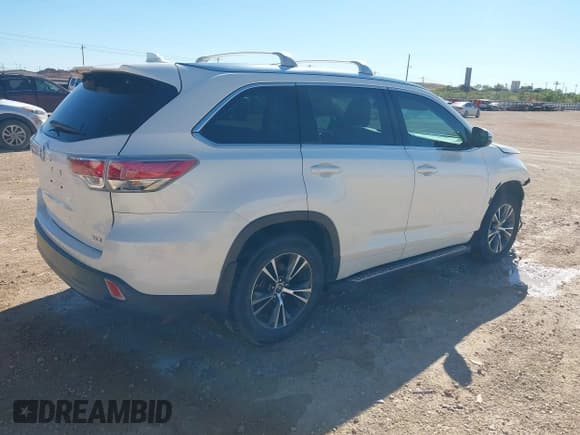✅ 2016 Toyota Highlander XLE • VIN: 5TDKKRFHXGS503773 • Лот: 43195234. Опубликован ранее на IAAI с пробегом 107 767 миль. Бесплатный доступ к архиву аукционных продаж из США и подробный отчёт об истории автомобиля на DreamBid. Изображение 4.