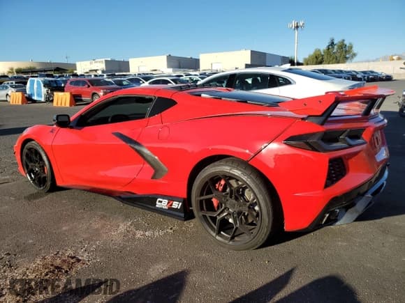 ✅ 2020 Chevrolet Corvette 2LT • VIN: 1G1Y72D47L5104265 • Lot: 81978335. Wystawiony na Copart z przebiegiem Nie podano. Bezpłatny archiwum sprzedaży aukcyjnych z USA i szczegółowy raport historii pojazdu na DreamBid. Zdjęcie 2.