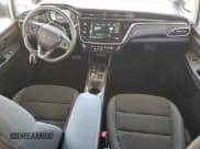 ✅ 2023 Chevrolet Bolt EV 1LT • VIN: 1G1FW6S00P4176339 • Lot: 64509894. Wystawiony na Copart z przebiegiem 15 692 mil. Bezpłatny archiwum sprzedaży aukcyjnych z USA i szczegółowy raport historii pojazdu na DreamBid. Zdjęcie 8.