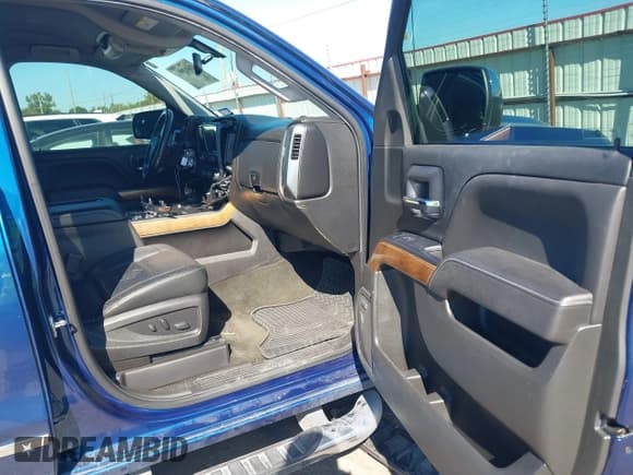 ✅ 2017 Chevrolet Silverado 1500 LTZ • VIN: 3GCPCSEC7HG423878 • Lot: 43603904. Wystawiony na IAAI z przebiegiem 150 887 mil. Bezpłatny archiwum sprzedaży aukcyjnych z USA i szczegółowy raport historii pojazdu na DreamBid. Zdjęcie 5.