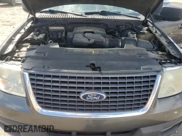 ✅ 2004 Ford Expedition Special Service • VIN: 1FMFU16L64LA22249 • Lot: 85294765. Listed on Copart with 306,001 mi. Free auction sales archive from the USA and detailed vehicle history report at DreamBid. Image 12.