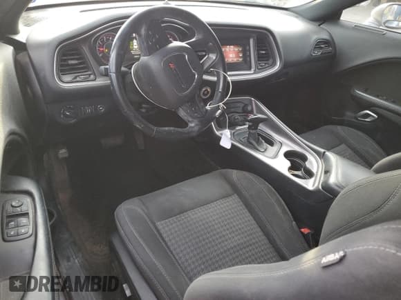 ✅ 2016 Dodge Challenger SXT Plus • VIN: 2C3CDZAG0GH100756 • Lot: 48761834. Wystawiony na Copart z przebiegiem 120 422 mil. Bezpłatny archiwum sprzedaży aukcyjnych z USA i szczegółowy raport historii pojazdu na DreamBid. Zdjęcie 8.