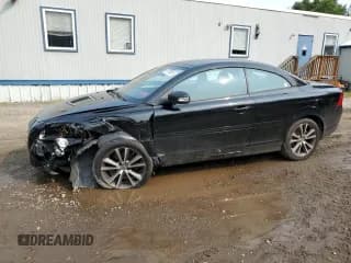 ✅ 2012 Volvo C70 T5 • VIN: YV1672MC7CJ129626 • Лот: 67675064. Опубликован ранее на Copart с пробегом 119 407 миль. Бесплатный доступ к архиву аукционных продаж из США и подробный отчёт об истории автомобиля на DreamBid. Изображение 1.
