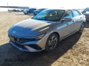 ✅ 2025 Hyundai Elantra SEL Convenience • VIN: KMHLS4DGXSU980981 • Лот: 43622480. Опубликован ранее на IAAI с пробегом 13 372 миль. Бесплатный доступ к архиву аукционных продаж из США и подробный отчёт об истории автомобиля на DreamBid. Изображение 2.