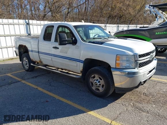 ✅ 2011 Chevrolet Silverado 2500HD LT • VIN: 1GC2CXCG3BZ439113 • Lot: 43615315. Listed on IAAI with 306,447 mi. Free auction sales archive from the USA and detailed vehicle history report at DreamBid. Image 1.