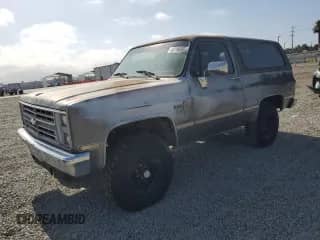1987 Chevrolet Blazer z VIN 1GNEV18C0HF122644, wystawiony jako Copart lot #60716955 z przebiegiem 69 232 mil mil oraz Czysty tytuł • Clean title. Historia ofert i sprzedaży dostępna na DreamBid. Obrazek 1.