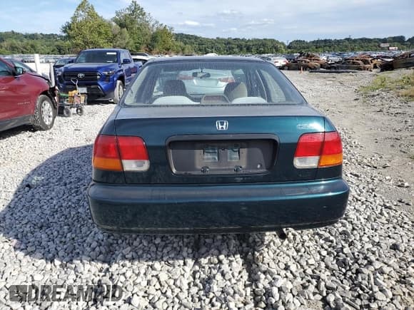 ✅ 1998 Honda Civic LX • VIN: 1HGEJ6673WL019077 • Лот: 69975385. Опубликован ранее на Copart с пробегом 163 554 миль. Бесплатный доступ к архиву аукционных продаж из США и подробный отчёт об истории автомобиля на DreamBid. Изображение 6.