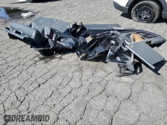 ✅ 2021 Ford Police Interceptor Utility • VIN: 1FM5K8AW5MNA20072 • Lot: 48149645. Wystawiony na Copart z przebiegiem Nie podano. Bezpłatny archiwum sprzedaży aukcyjnych z USA i szczegółowy raport historii pojazdu na DreamBid. Zdjęcie 13.