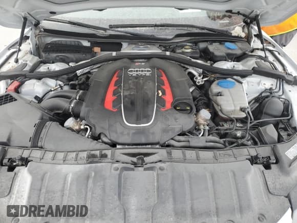 ✅ 2014 Audi RS 7 Prestige • VIN: WUAW2AFC8EN903795 • Lot: 48843165. Wystawiony na Copart z przebiegiem Nie podano. Bezpłatny archiwum sprzedaży aukcyjnych z USA i szczegółowy raport historii pojazdu na DreamBid. Zdjęcie 11.