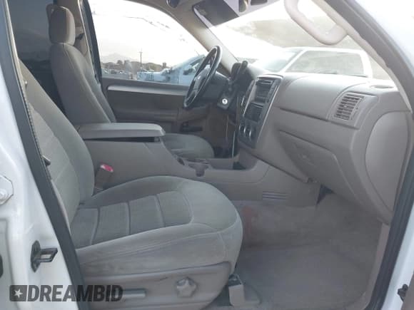 ✅ 2003 Ford Explorer XLT • VIN: 1FMDU73W03ZB57859 • Лот: 41944738. Опубликован ранее на IAAI с пробегом Не указан. Бесплатный доступ к архиву аукционных продаж из США и подробный отчёт об истории автомобиля на DreamBid. Изображение 5.