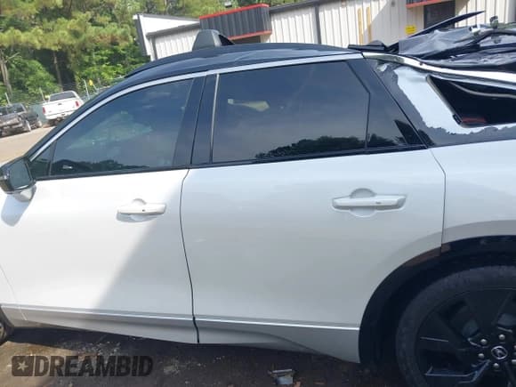 ✅ 2024 Acura ZDX Type S • VIN: 4W5XHPRL3RZ518676 • Lot: 43276778. Listed on IAAI with 3,747 mi. Free auction sales archive from the USA and detailed vehicle history report at DreamBid. Image 14.