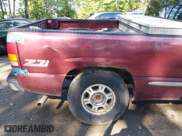 ✅ 1999 GMC Sierra 1500 SLE • VIN: 2GTEK19T8X1511568 • Лот: 42558222. Опубликован ранее на IAAI с пробегом 424 617 миль. Бесплатный доступ к архиву аукционных продаж из США и подробный отчёт об истории автомобиля на DreamBid. Изображение 12.