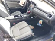 ✅ 2017 Honda Civic LX • VIN: 2HGFC2F5XHH533028 • Lot: 41540773. Wystawiony na IAAI z przebiegiem 102 572 mil. Bezpłatny archiwum sprzedaży aukcyjnych z USA i szczegółowy raport historii pojazdu na DreamBid. Zdjęcie 5.