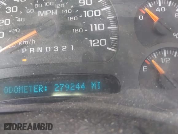 ✅ 2006 GMC Sierra 2500HD SLE2 • VIN: 1GTHK23U76F261834 • Лот: 42590532. Опубликован ранее на IAAI с пробегом 279 244 миль. Бесплатный доступ к архиву аукционных продаж из США и подробный отчёт об истории автомобиля на DreamBid. Изображение 7.