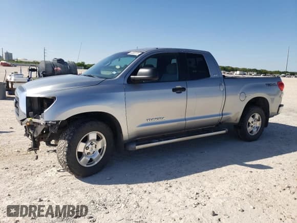 ✅ 2009 Toyota Tundra • VIN: 5TFRV54179X073895 • Lot: 52202275. Listed on Copart with 200,026 mi. Free auction sales archive from the USA and detailed vehicle history report at DreamBid. Image 1.