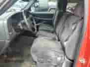 2000 GMC Sierra 1500 SLE с VIN 1GTEC14T1YZ253889, выставлен на аукционе Copart как лот 59276755 с пробегом 255 270 миль миль и Списание • Salvage title. История ставок и продаж доступна на DreamBid. Изображение 7.