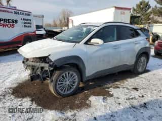 2019 Hyundai Kona SEL z VIN KM8K2CAAXKU250428, wystawiony jako Copart lot #38837363 z przebiegiem 78 051 mil mil oraz . Historia ofert i sprzedaży dostępna na DreamBid. Obrazek 1.