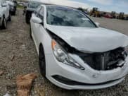 ✅ 2014 Hyundai Sonata Limited • VIN: 5NPEC4AB5EH827118 • Lot: 71737274. Listed on Copart with 149,597 mi. Free auction sales archive from the USA and detailed vehicle history report at DreamBid. Image 10.