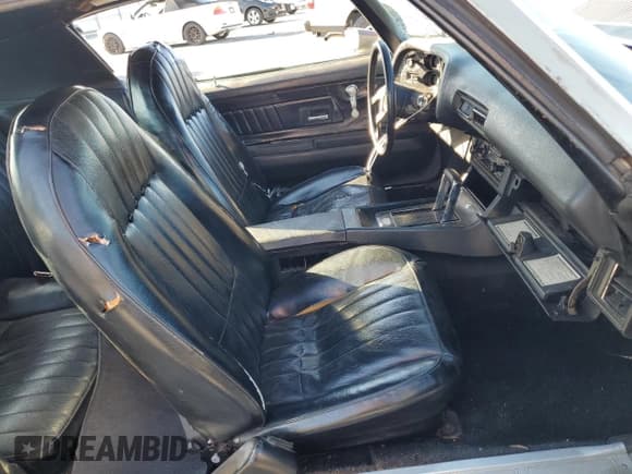 ✅ 1972 Chevrolet Camaro • VIN: 1Q87K2N153169 • Lot: 82424624. Wystawiony na Copart z przebiegiem 17 382 mil. Bezpłatny archiwum sprzedaży aukcyjnych z USA i szczegółowy raport historii pojazdu na DreamBid. Zdjęcie 7.