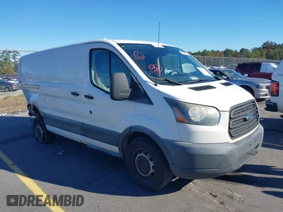 ✅ 2016 Ford Transit Cargo • VIN: 1FTYE1YMXGKB13034 • Lot: 43556355. Wystawiony na IAAI z przebiegiem 343 690 mil. Bezpłatny archiwum sprzedaży aukcyjnych z USA i szczegółowy raport historii pojazdu na DreamBid. Zdjęcie 1.