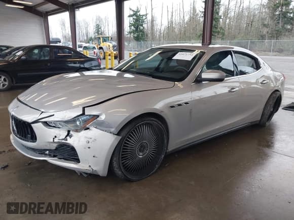 ✅ 2017 Maserati Ghibli • VIN: ZAM57XSLXH1238134 • Lot: 41871754. Wystawiony na IAAI z przebiegiem 34 776 mil. Bezpłatny archiwum sprzedaży aukcyjnych z USA i szczegółowy raport historii pojazdu na DreamBid. Zdjęcie 17.