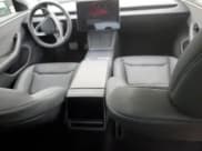 ✅ 2024 Tesla Model 3 • VIN: 5YJ3E1EA3RF746320 • Lot: 63229135. Wystawiony na Copart z przebiegiem 9 572 mil. Bezpłatny archiwum sprzedaży aukcyjnych z USA i szczegółowy raport historii pojazdu na DreamBid. Zdjęcie 8.