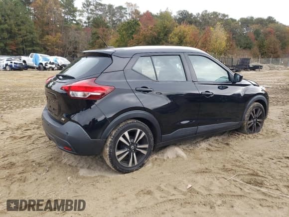 ✅ 2020 Nissan Kicks SV • VIN: 3N1CP5CV8LL487861 • Lot: 90437205. Listed on Copart with 106,175 mi. Free auction sales archive from the USA and detailed vehicle history report at DreamBid. Image 3.