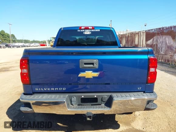 ✅ 2018 Chevrolet Silverado 1500 LT • VIN: 3GCPCREC3JG127402 • Lot: 43428591. Wystawiony na IAAI z przebiegiem 72 528 mil. Bezpłatny archiwum sprzedaży aukcyjnych z USA i szczegółowy raport historii pojazdu na DreamBid. Zdjęcie 17.
