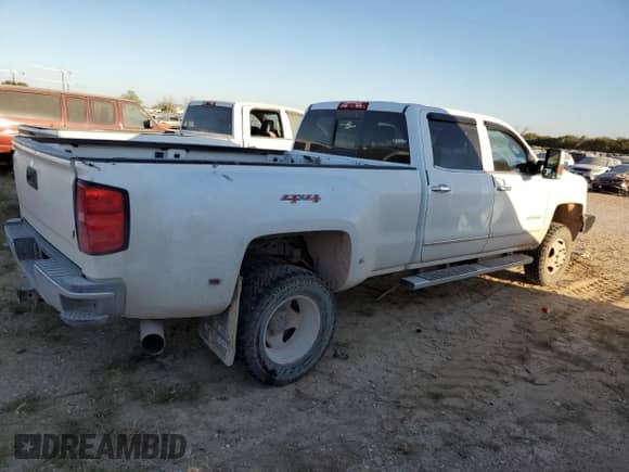 2015 Chevrolet Silverado 3500HD LTZ z VIN 1GC4K0C88FF515007, wystawiony jako Copart lot #77905274 z przebiegiem 290 894 mil mil oraz Szkoda całkowita • Salvage title. Historia ofert i sprzedaży dostępna na DreamBid. Obrazek 3.