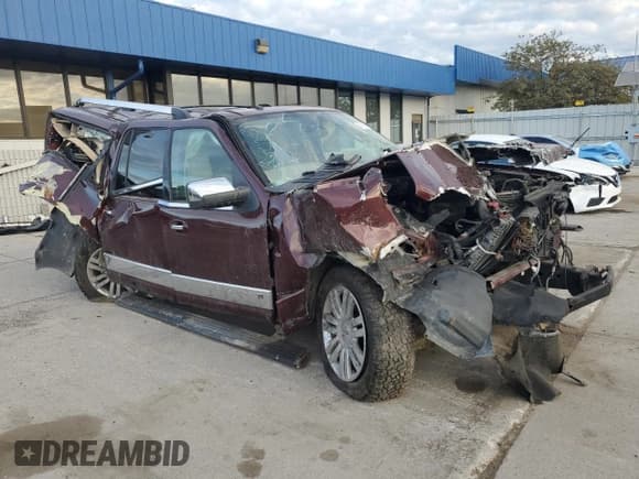 ✅ 2010 Lincoln Navigator • VIN: 5LMJJ3J50AEJ08113 • Lot: 81996625. Listed on Copart with Not provided. Free auction sales archive from the USA and detailed vehicle history report at DreamBid. Image 4.