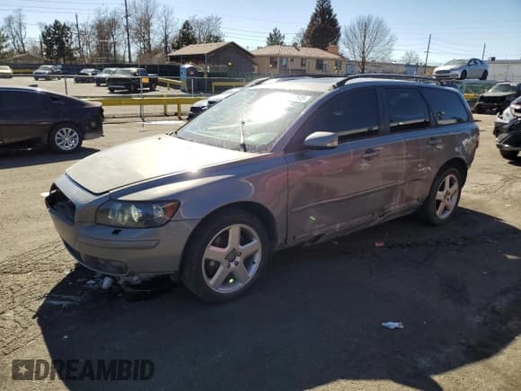 ✅ 2005 Volvo V50 • VIN: YV1MJ682952070268 • Lot: 47276845. Listed on Copart with 194,226 mi. Free auction sales archive from the USA and detailed vehicle history report at DreamBid. Image 1.