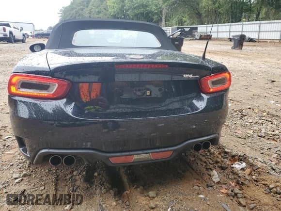 ✅ 2017 FIAT 124 Spider Elaborazione Abarth • VIN: JC1NFAEK8H0124112 • Lot: 81810835. Listed on Copart with 65,889 mi. Free auction sales archive from the USA and detailed vehicle history report at DreamBid. Image 6.