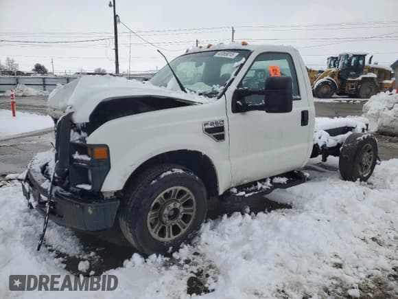✅ 2008 Ford F-350 XL • VIN: 1FDSF34518ED31999 • Лот: 43069015. Опубликован ранее на Copart с пробегом 274 981 миль. Бесплатный доступ к архиву аукционных продаж из США и подробный отчёт об истории автомобиля на DreamBid. Изображение 1.