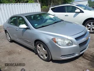 ✅ 2010 Chevrolet Malibu 2LT • VIN: 1G1ZD5E72AF208290 • Lot: 42493778. Wystawiony na IAAI z przebiegiem 101 701 mil. Bezpłatny archiwum sprzedaży aukcyjnych z USA i szczegółowy raport historii pojazdu na DreamBid. Zdjęcie 1.