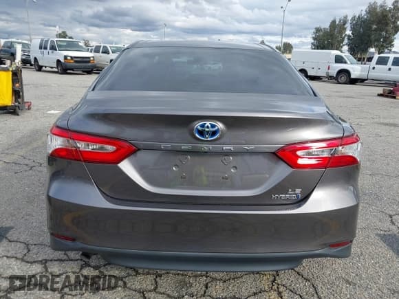 ✅ 2018 Toyota Camry Hybrid LE • VIN: 4T1B31HKXJU004686 • Лот: 43725298. Опубликован ранее на IAAI с пробегом 108 050 миль. Бесплатный доступ к архиву аукционных продаж из США и подробный отчёт об истории автомобиля на DreamBid. Изображение 17.