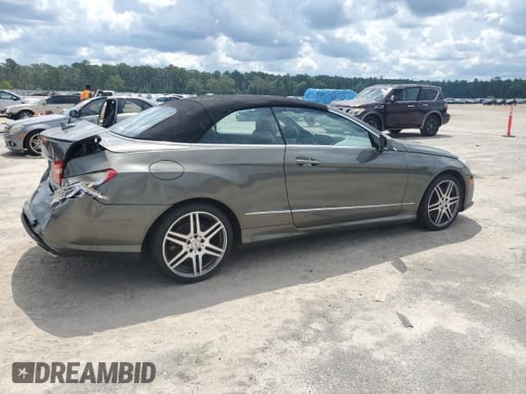 ✅ 2011 Mercedes-Benz E 550 • VIN: WDDKK7CF2BF043241 • Lot: 70344395. Listed on Copart with 170,858 mi. Free auction sales archive from the USA and detailed vehicle history report at DreamBid. Image 3.