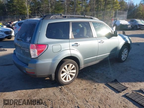 ✅ 2012 Subaru Forester X Premium • VIN: JF2SHADC6CH462968 • Lot: 43697528. Wystawiony na IAAI z przebiegiem 145 634 mil. Bezpłatny archiwum sprzedaży aukcyjnych z USA i szczegółowy raport historii pojazdu na DreamBid. Zdjęcie 4.