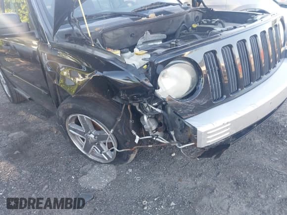 ✅ 2007 Jeep Patriot Limited • VIN: 1J8FT48W37D345827 • Lot: 42250225. Listed on IAAI with 114,816 mi. Free auction sales archive from the USA and detailed vehicle history report at DreamBid. Image 6.