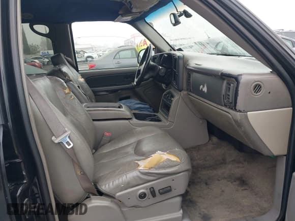 ✅ 2003 Chevrolet Suburban LT • VIN: 3GNFK16Z33G213287 • Лот: 41670719. Опубликован ранее на IAAI с пробегом 190 245 миль. Бесплатный доступ к архиву аукционных продаж из США и подробный отчёт об истории автомобиля на DreamBid. Изображение 5.