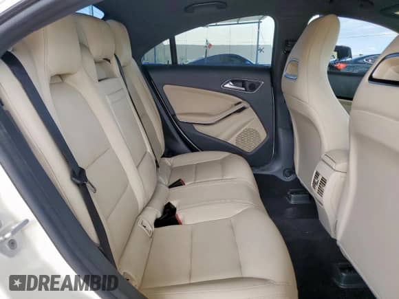 2015 Mercedes-Benz CLA 250 с VIN WDDSJ4EB5FN173537, выставлен на аукционе Copart как лот 70774985 с пробегом 76 041 миль миль и Списание • Salvage title. История ставок и продаж доступна на DreamBid. Изображение 10.