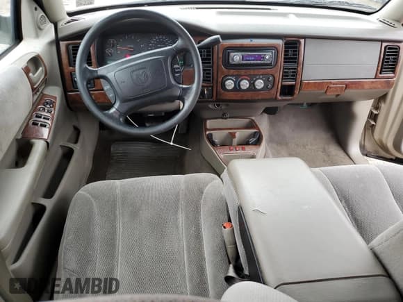 ✅ 2003 Dodge Dakota SLT • VIN: 1D7HG48N43S172892 • Lot: 83298294. Wystawiony na Copart z przebiegiem 193 562 mil. Bezpłatny archiwum sprzedaży aukcyjnych z USA i szczegółowy raport historii pojazdu na DreamBid. Zdjęcie 8.