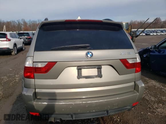 ✅ 2007 BMW X3 3.0si • VIN: WBXPC93417WF28037 • Lot: 93195785. Wystawiony na Copart z przebiegiem Nie podano. Bezpłatny archiwum sprzedaży aukcyjnych z USA i szczegółowy raport historii pojazdu na DreamBid. Zdjęcie 6.